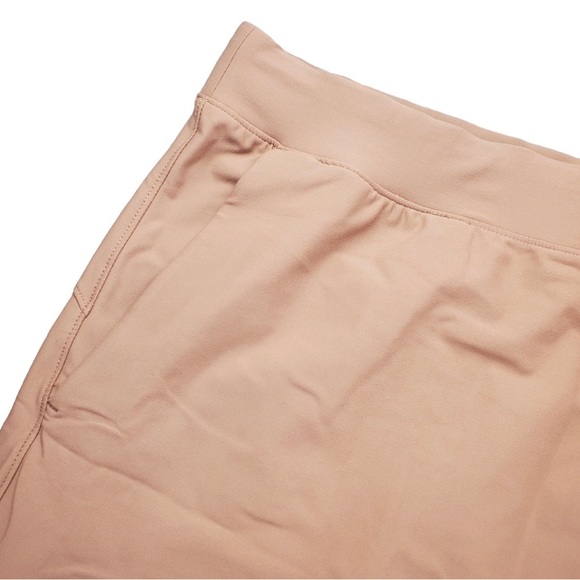 Old Navy Active Powersoft High-Rise Go-Dry Shorts. Size M.Color-Rare Earth. NWOT - Picture 3 of 5